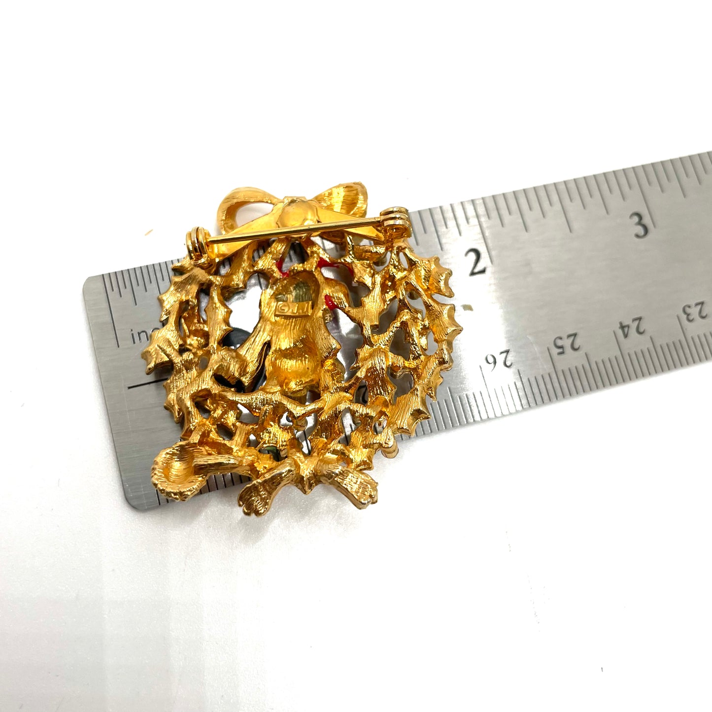 Vintage Dog in Wreath Pin