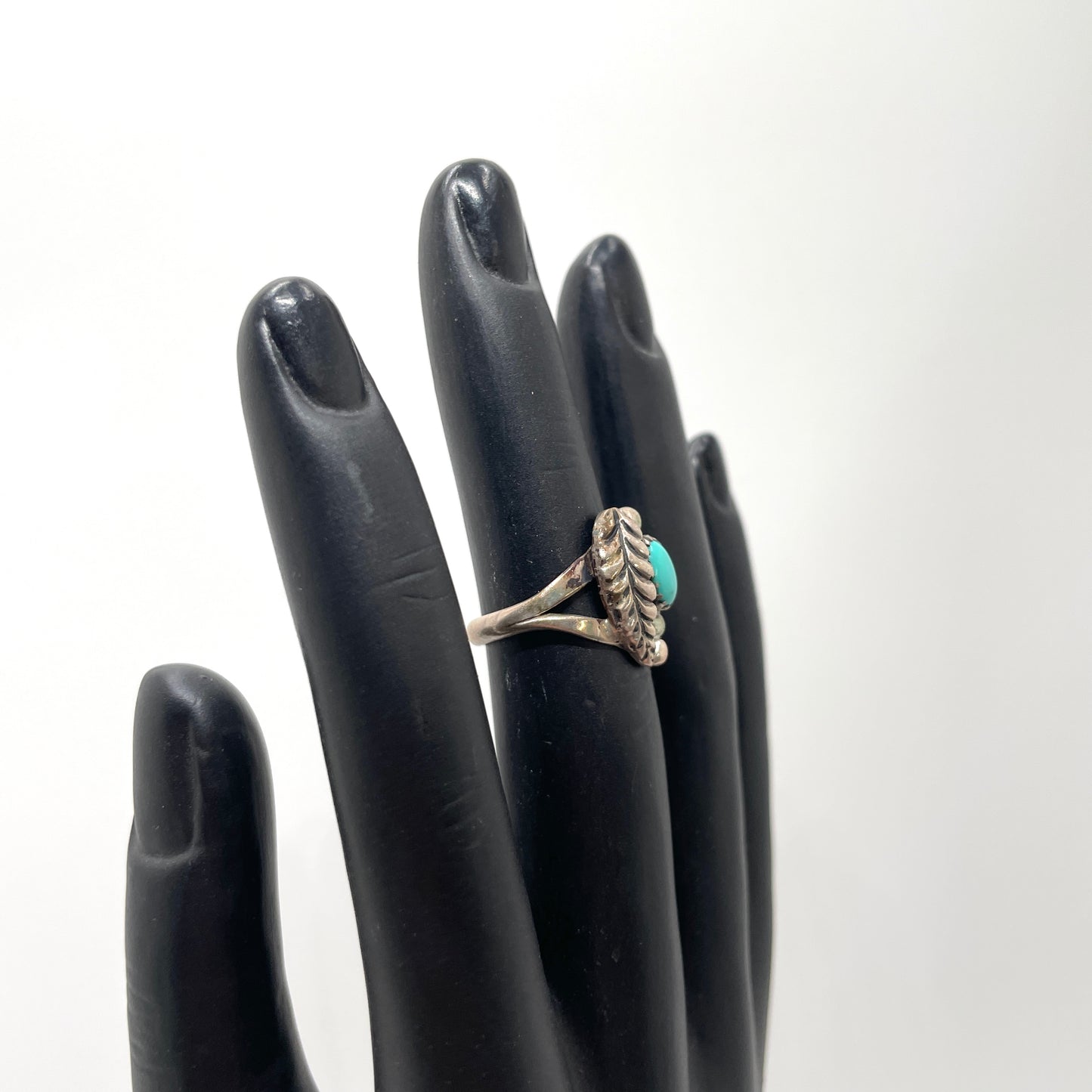 Vintage Navajo Sterling Silver Turquoise Ring - Size 5.25