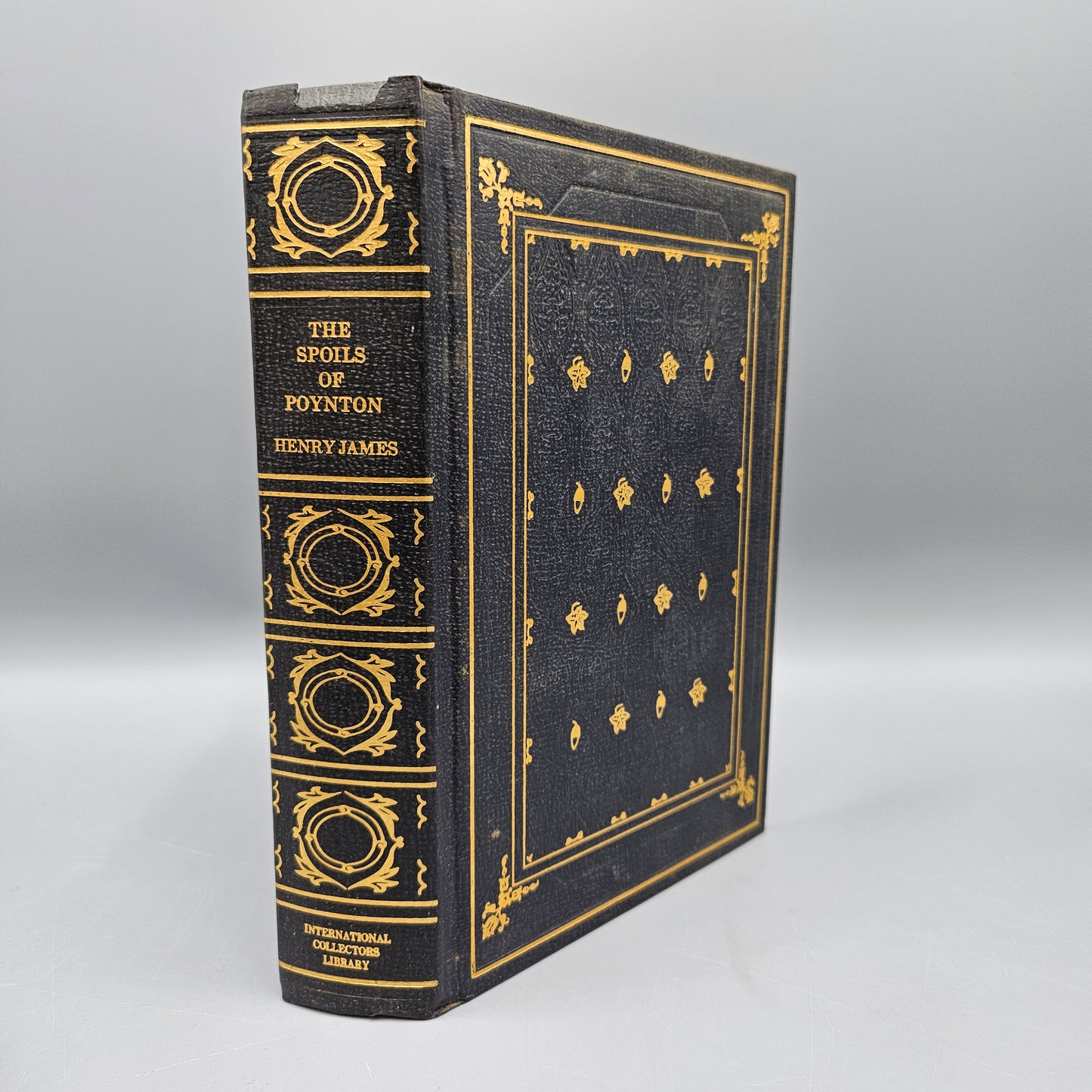 Henry James "The Spoils of Poynton" International Collectors Library