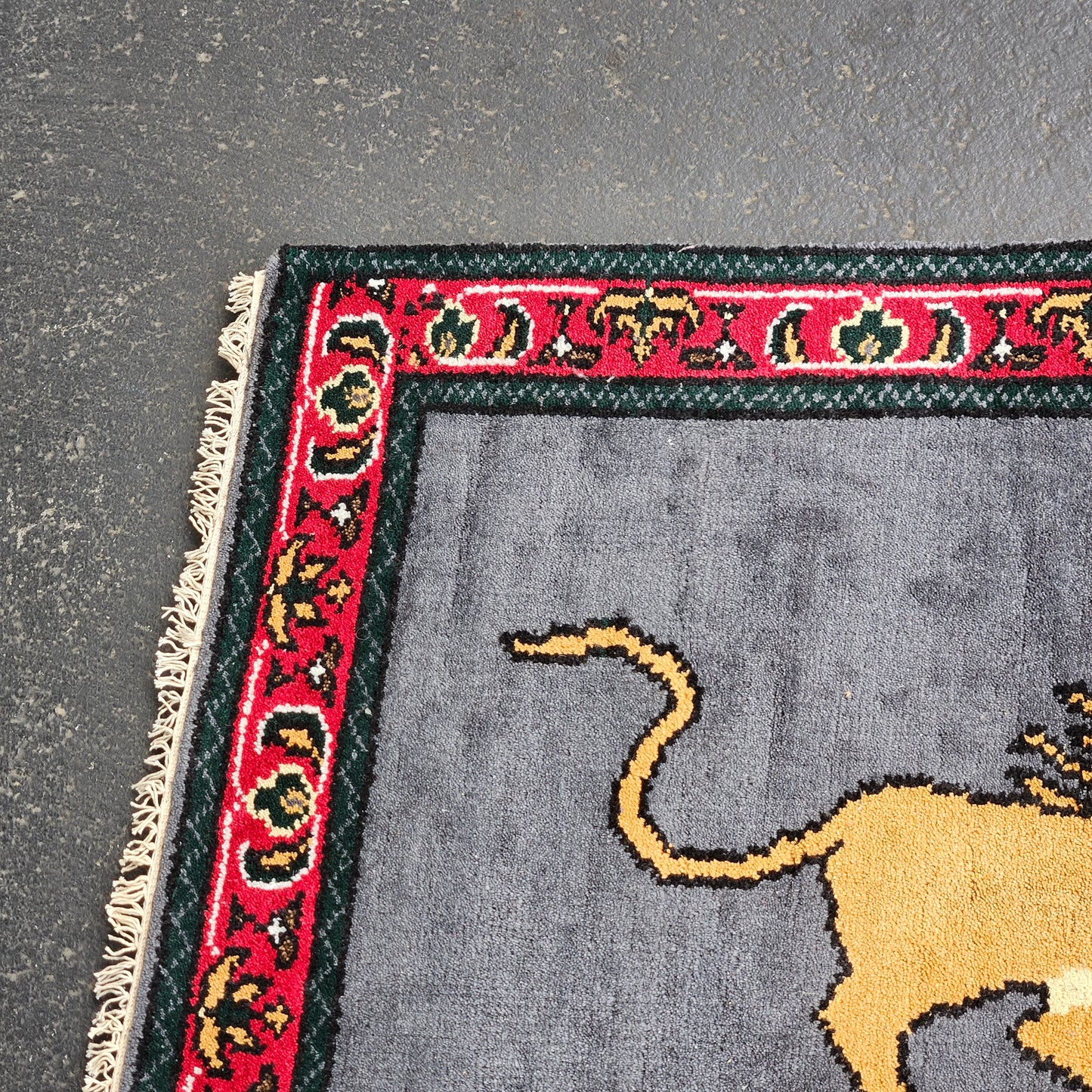 Pectoral Lion with Sword Hand Knotted 100% Wool Rug / Carpet 3' x 5'