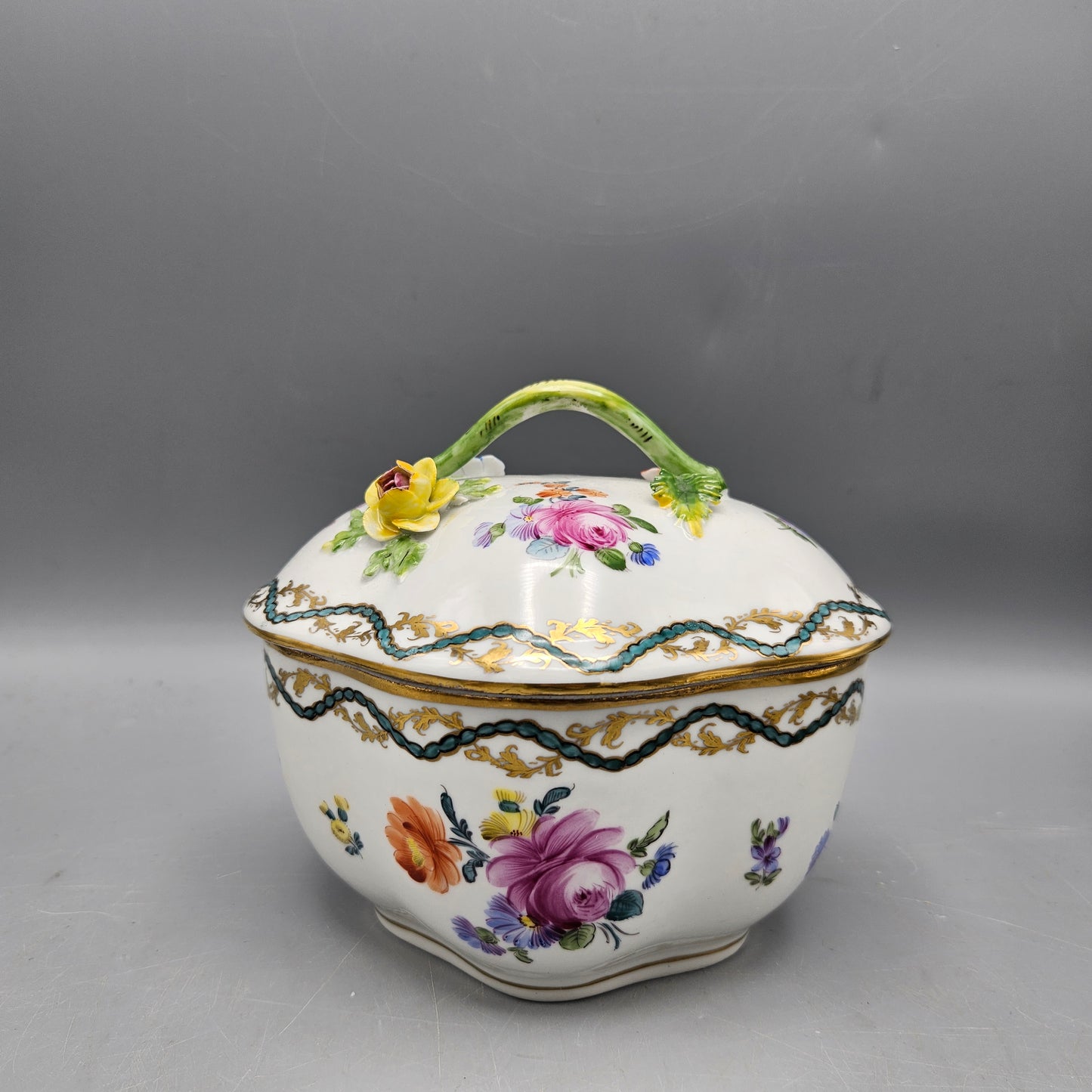 Carl Thieme Dresden Porcelain Lidded Box