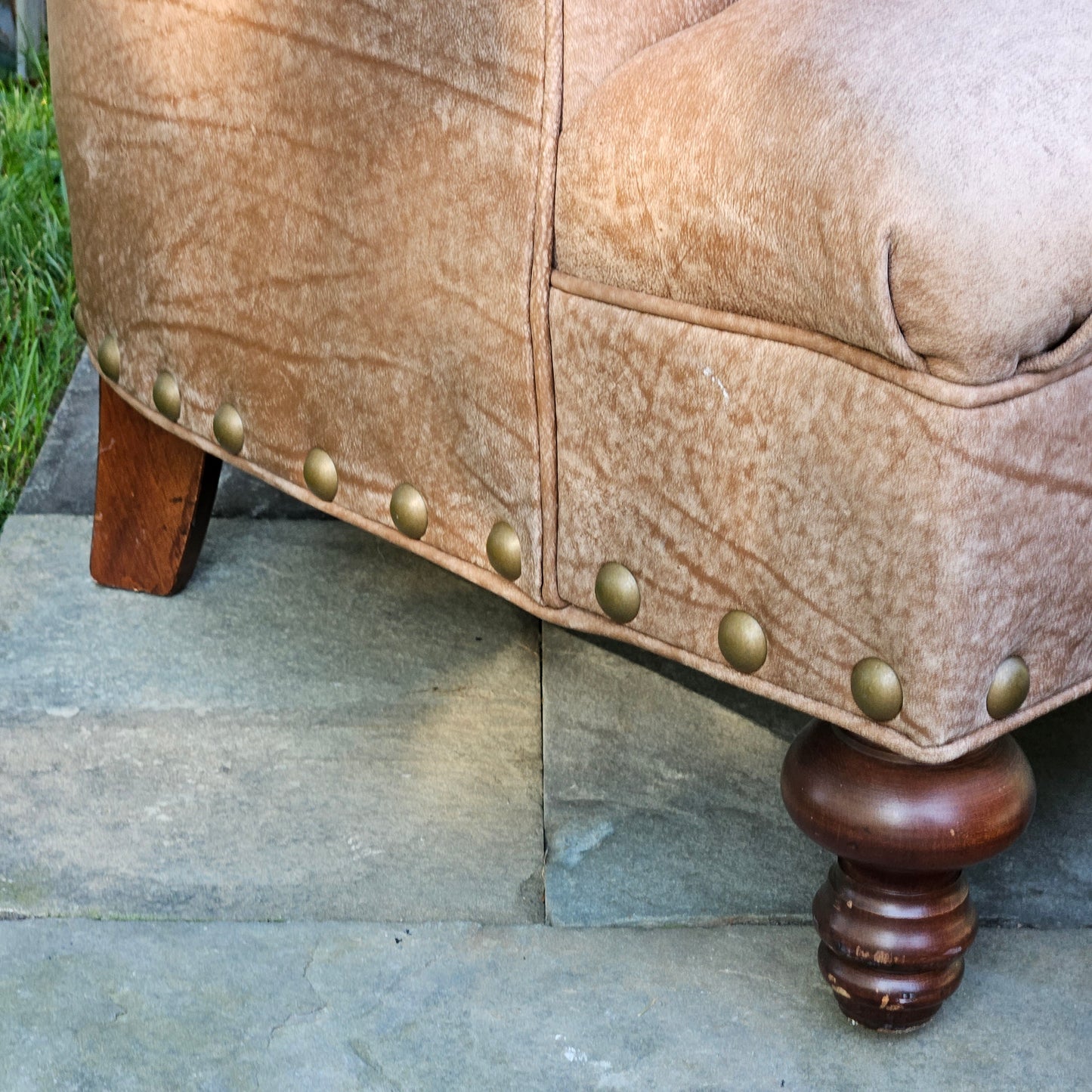Decorator Chesterfield Tufted Chair and Ottoman