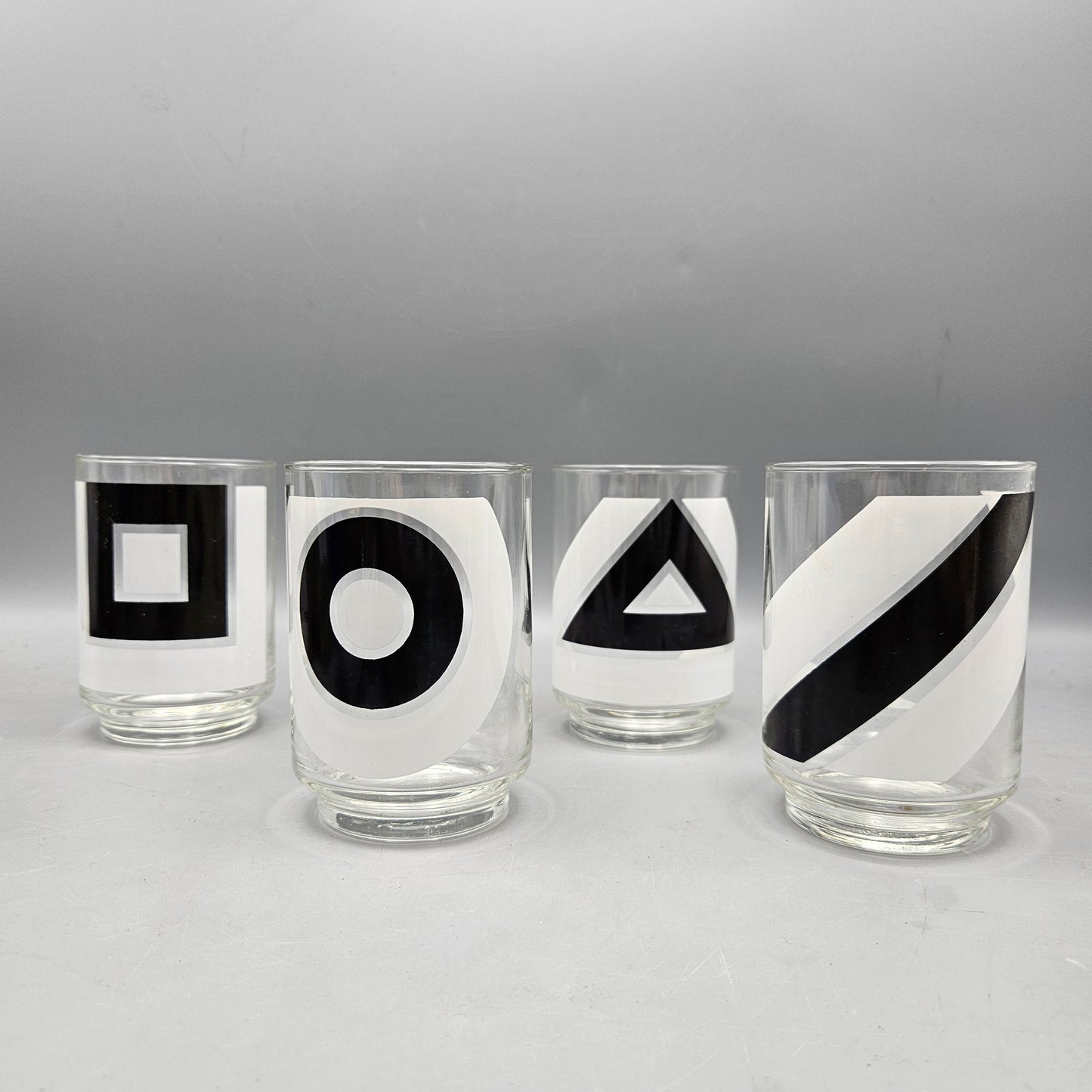 Set of 4 Vintage Libbey Glass, Black and White Geometric Shapes Cocktail Glasses