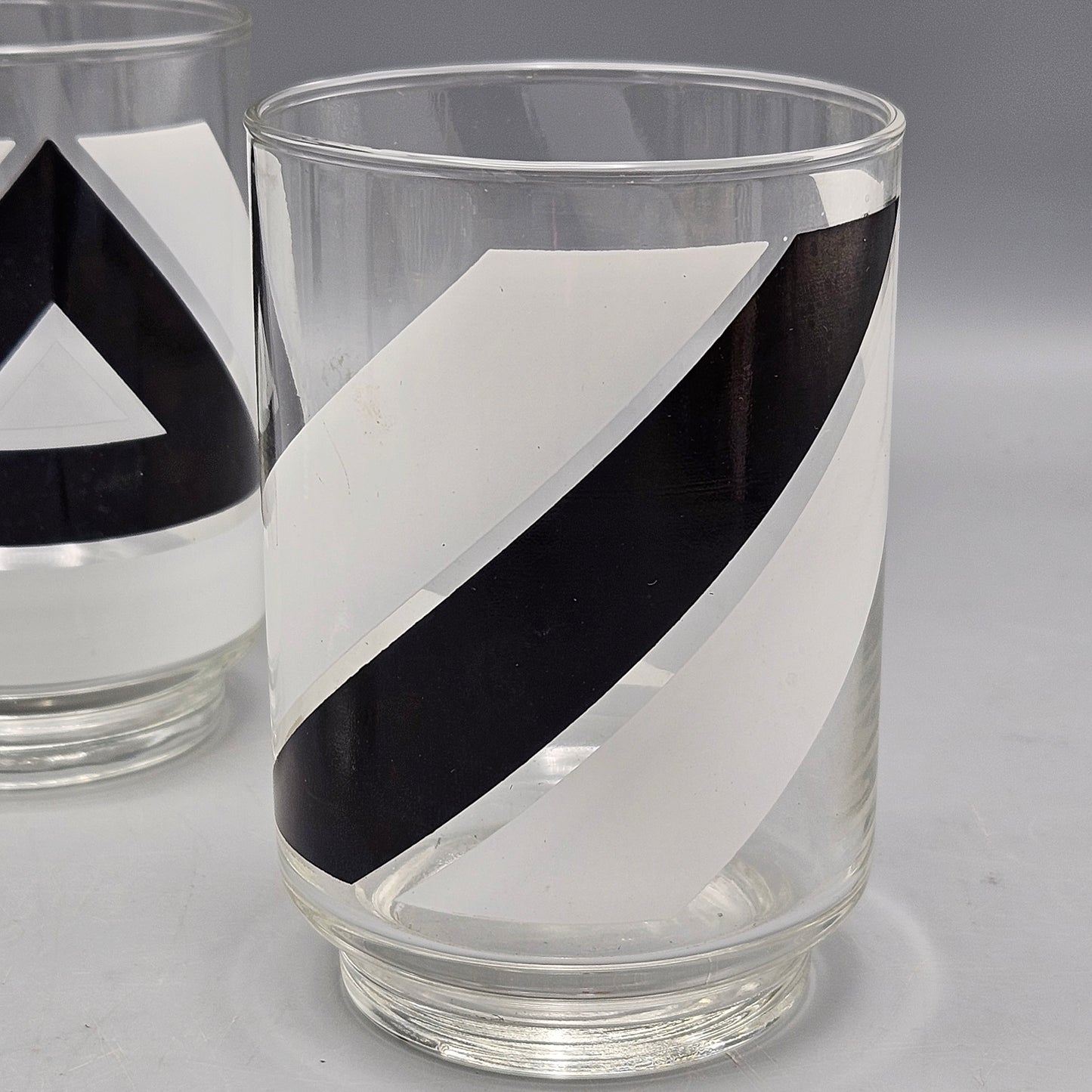 Set of 4 Vintage Libbey Glass, Black and White Geometric Shapes Cocktail Glasses