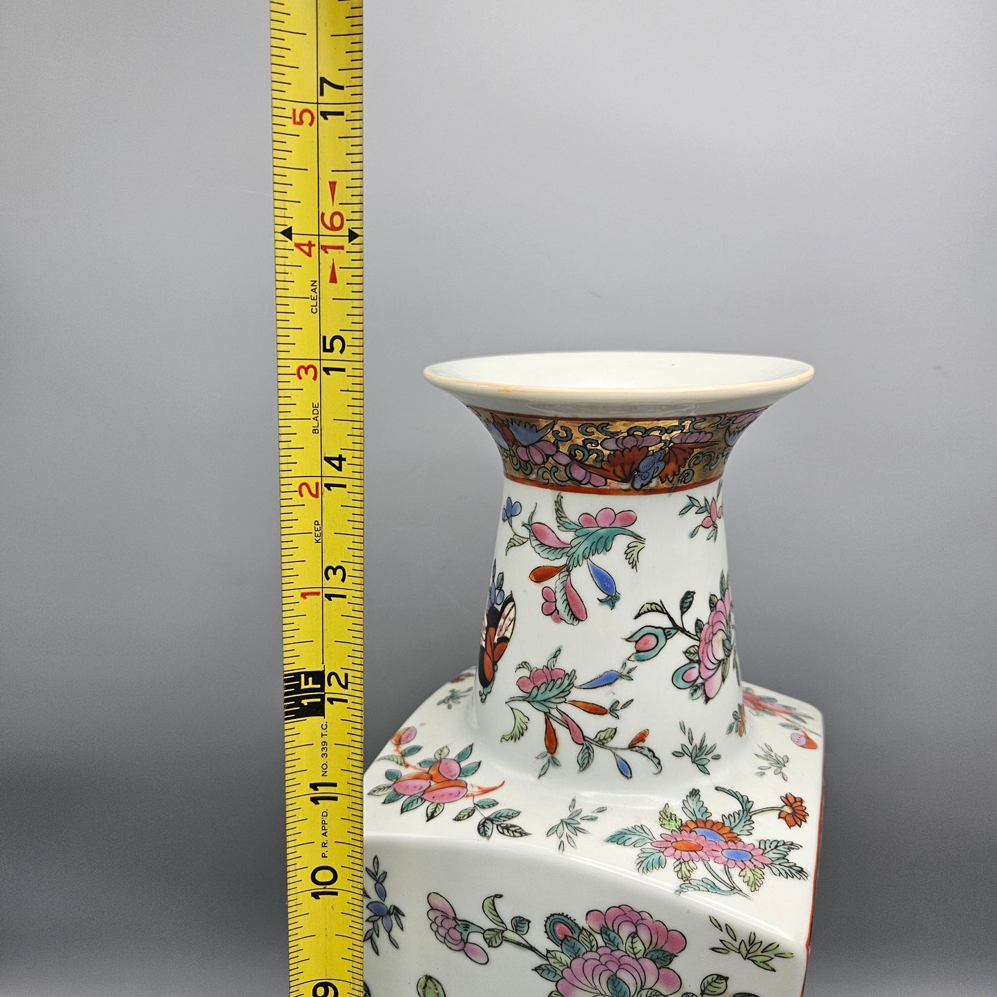 Vintage Signed Chinese Porcelain Vase