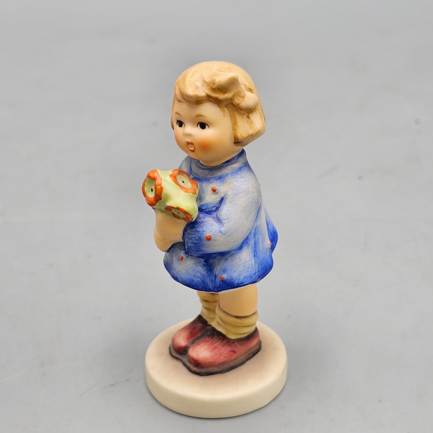 Vintage Goebel Hummel Figurine "Girl With Nosegay"