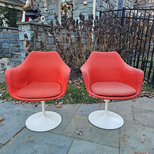 Pair of Vintage Knoll Aeon Saarinen Tulip Arm Chairs