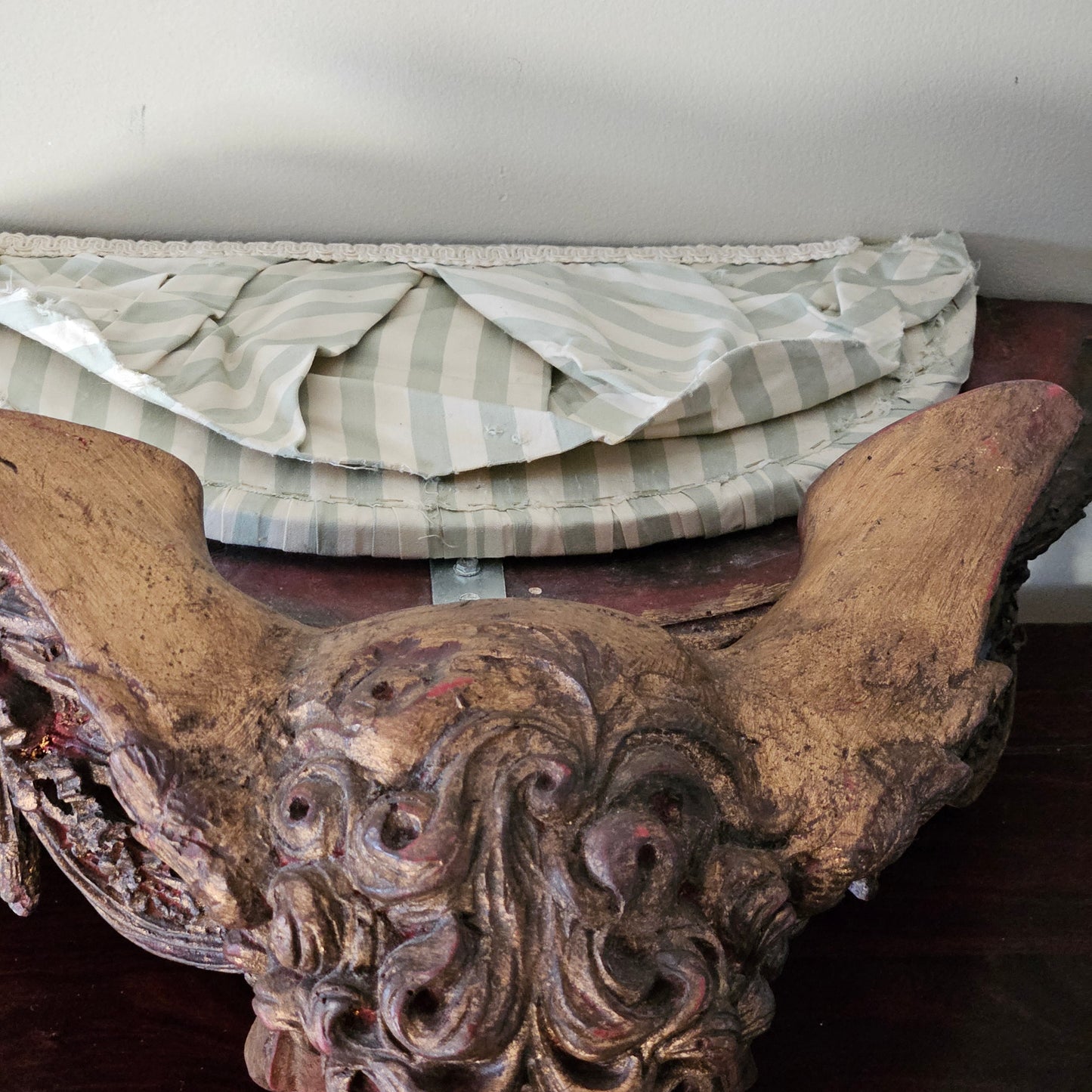 Vintage Cherub Bed Crown Teester - Faux Carved Wood (Resin)