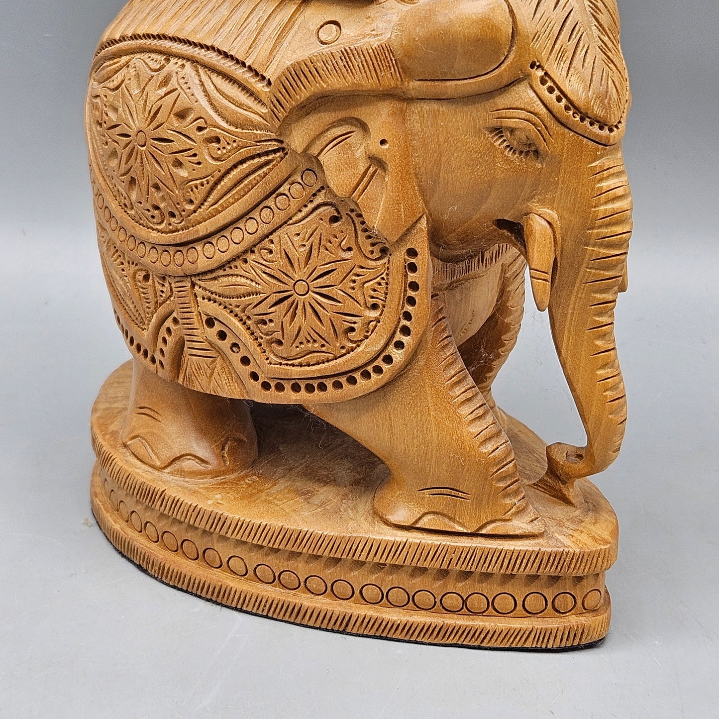 Indian Hand Carved Elephant Wood Statue Carved Figurine