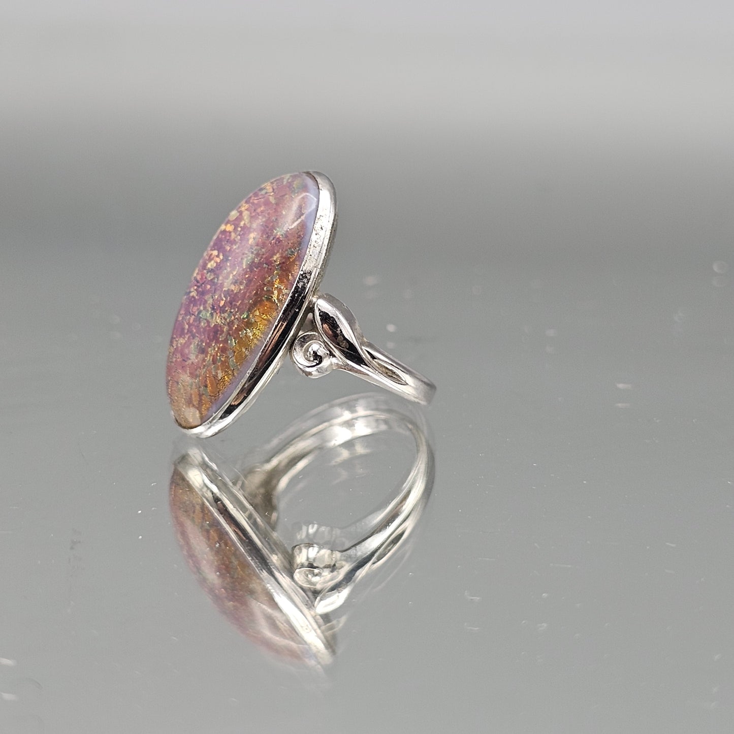Vintage Sterling Silver Ring with Harlequin Glass / Fire Opal