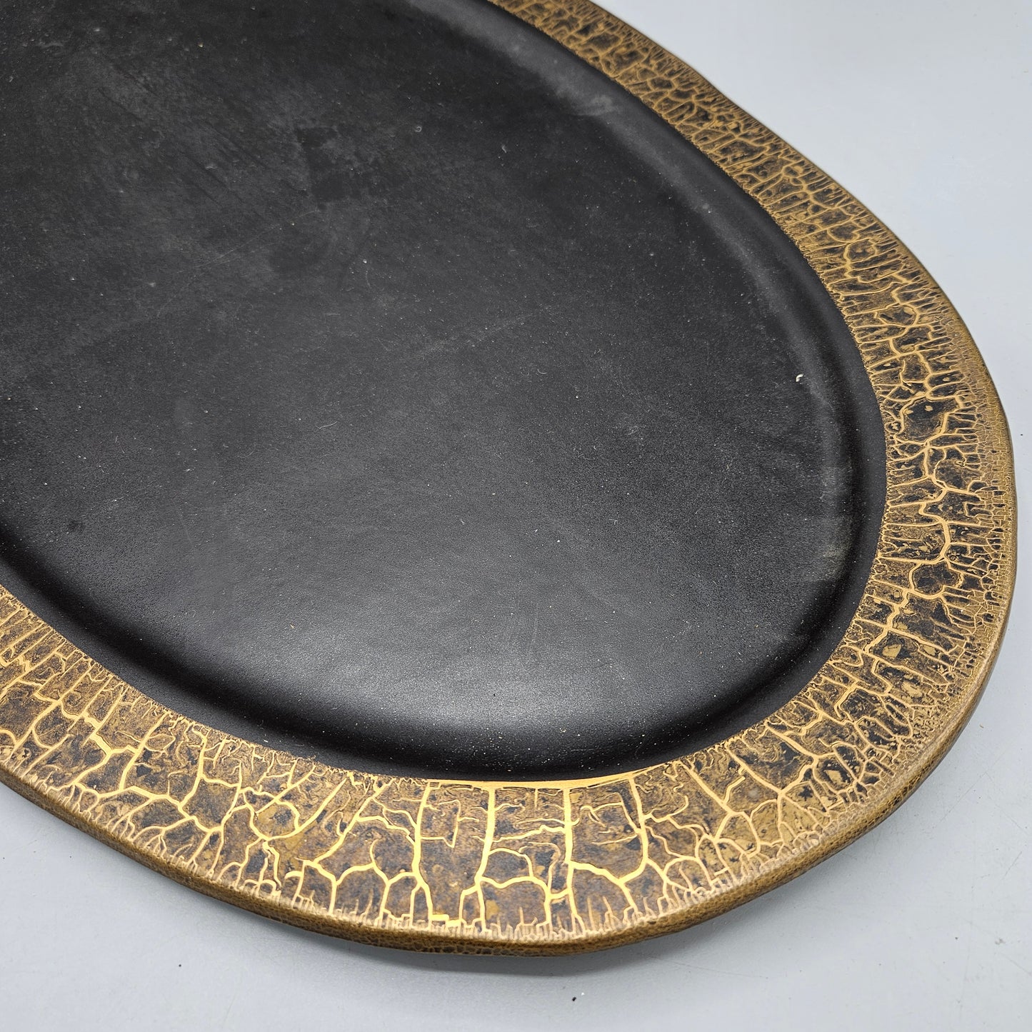 Large Michael Wainwright Ceramic Black & Gold Crackle Platter