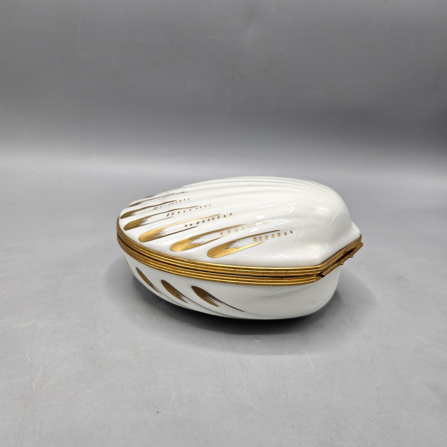 Vintage Limoges for Lord & Taylor Hinged Porcelain Clam Shell Trinket Box