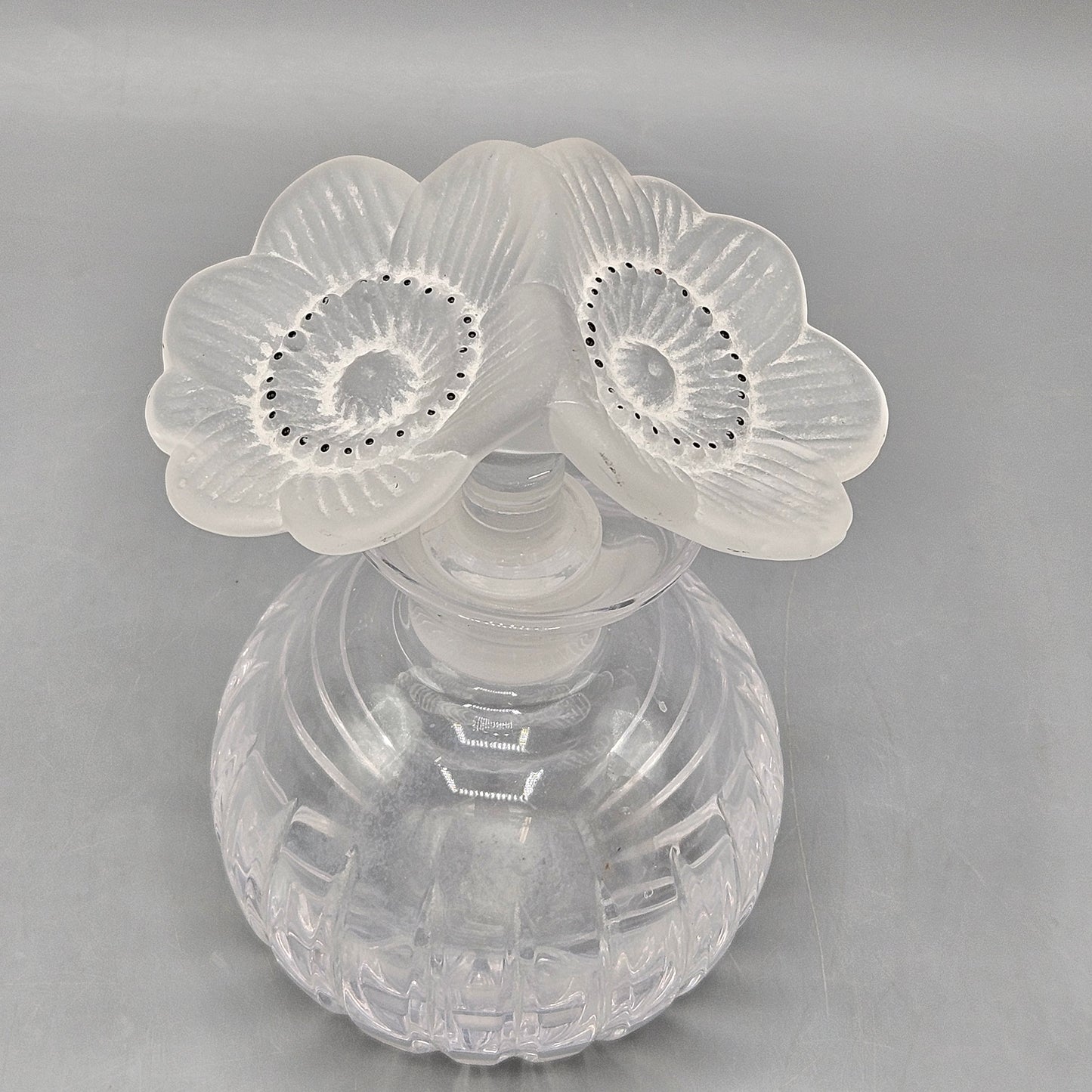 Beautiful Vintage Frosted Double Anemone Flower Crystal Perfume Bottle with Stopper