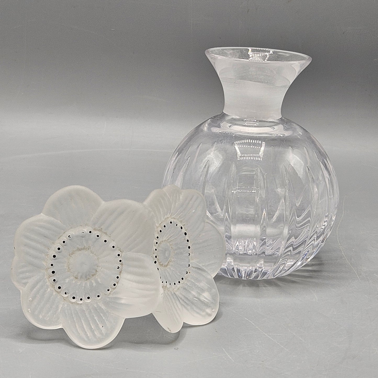 Beautiful Vintage Frosted Double Anemone Flower Crystal Perfume Bottle with Stopper