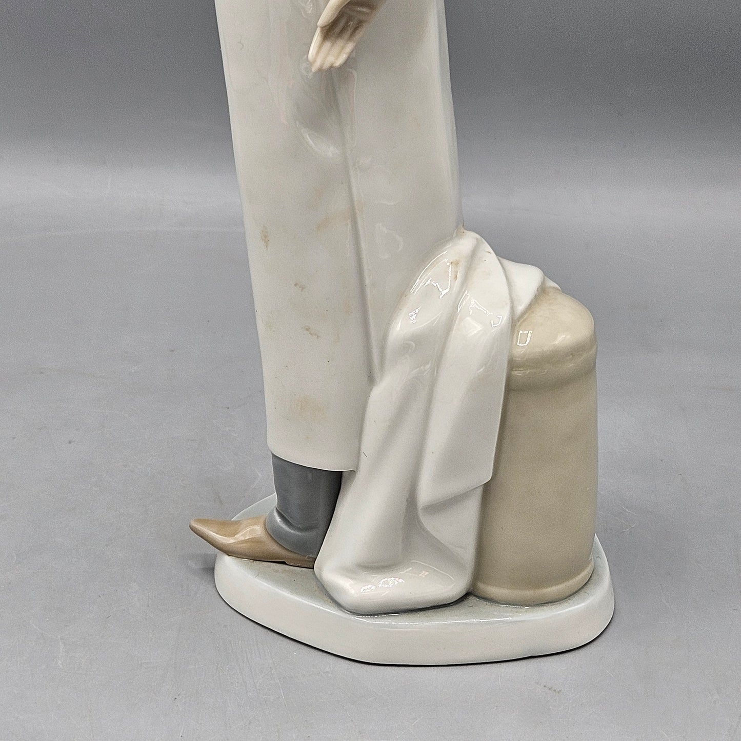 Vintage Retired #4602 Lladro Doctor Physician Porcelain Statue