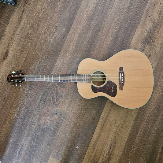 Walden Lefthanded G570 Acoustic Guitar with Soft Case