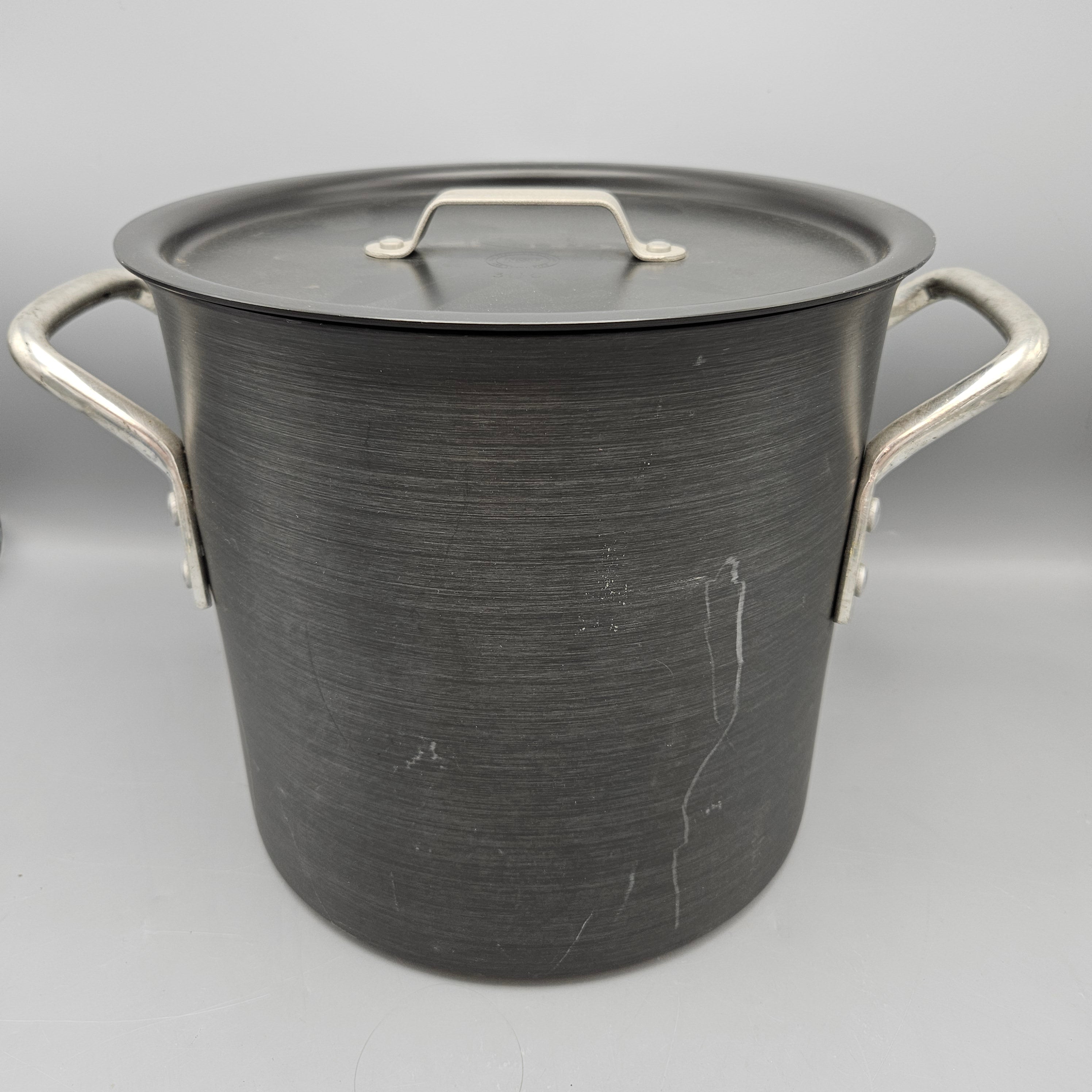 Pre-Calphalon Commercial Aluminum Cookware Stockpot