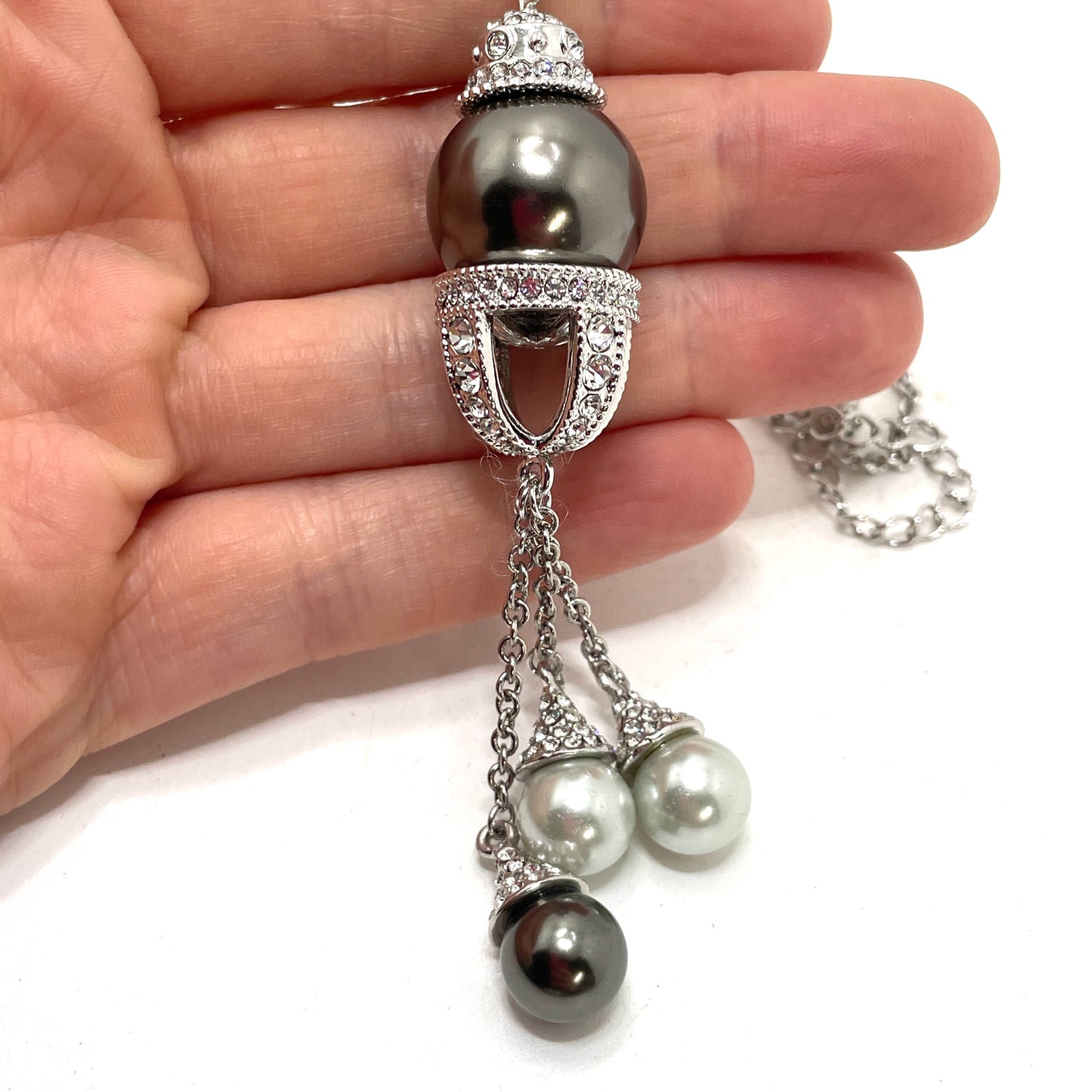 Silver & Gray Elegant Lariat Pendant Necklace