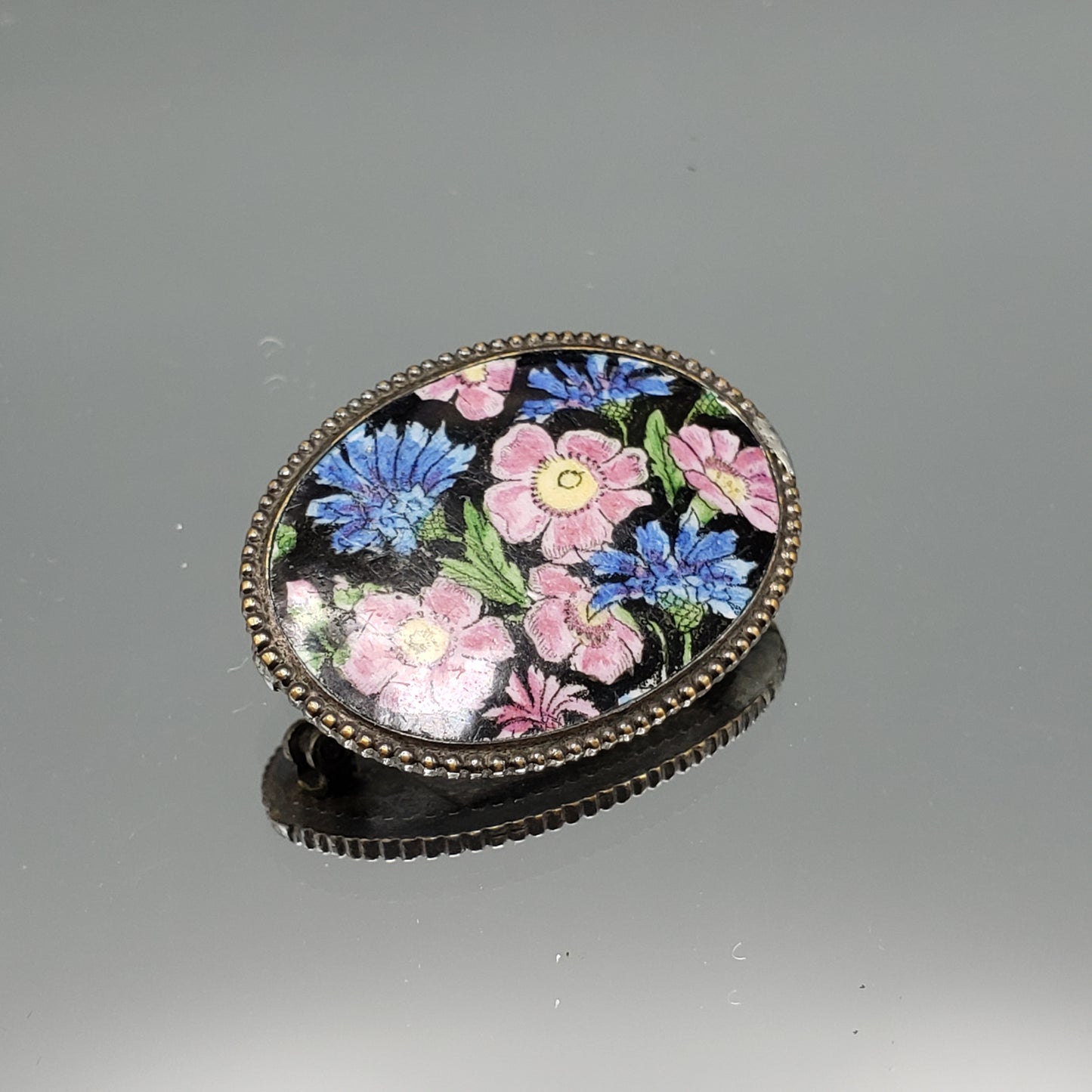 Vintage Flower Pin / Brooch