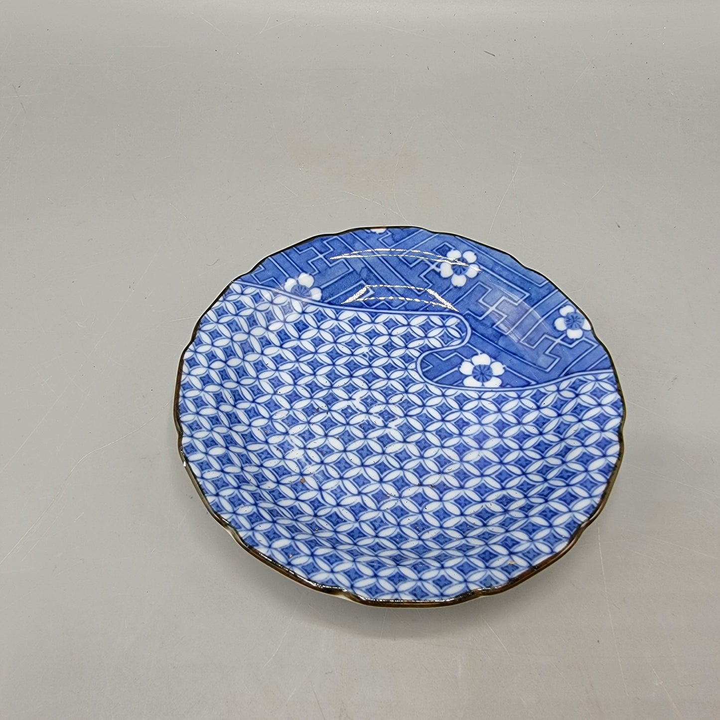 Japanese Blue and White Porcelain Diaper Pattern Plate