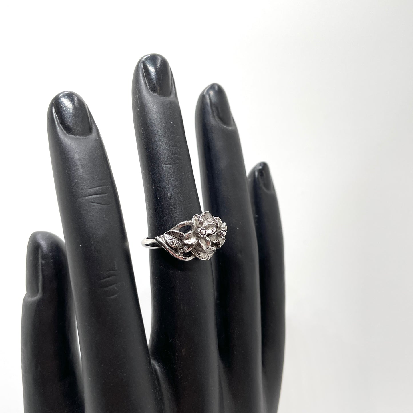 Vintage Avon Flower Ring - Size 6